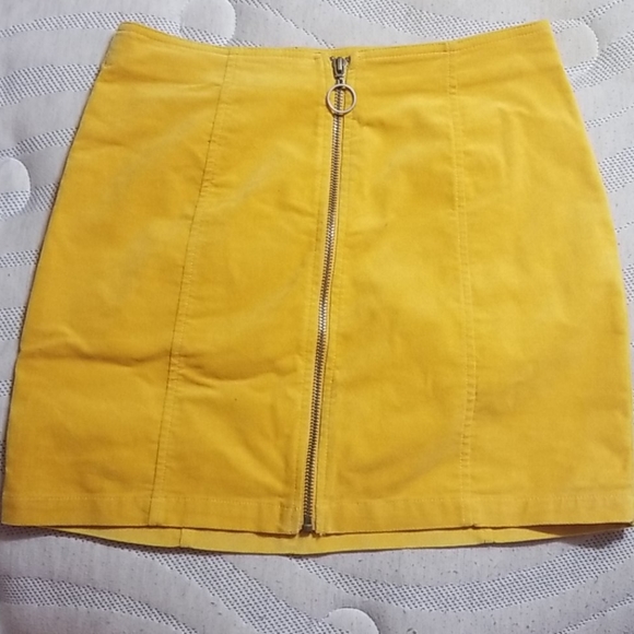 Forever 21 yellow skirt - Picture 1 of 3